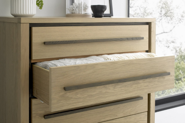 Prague - 5 Drawer Chest
