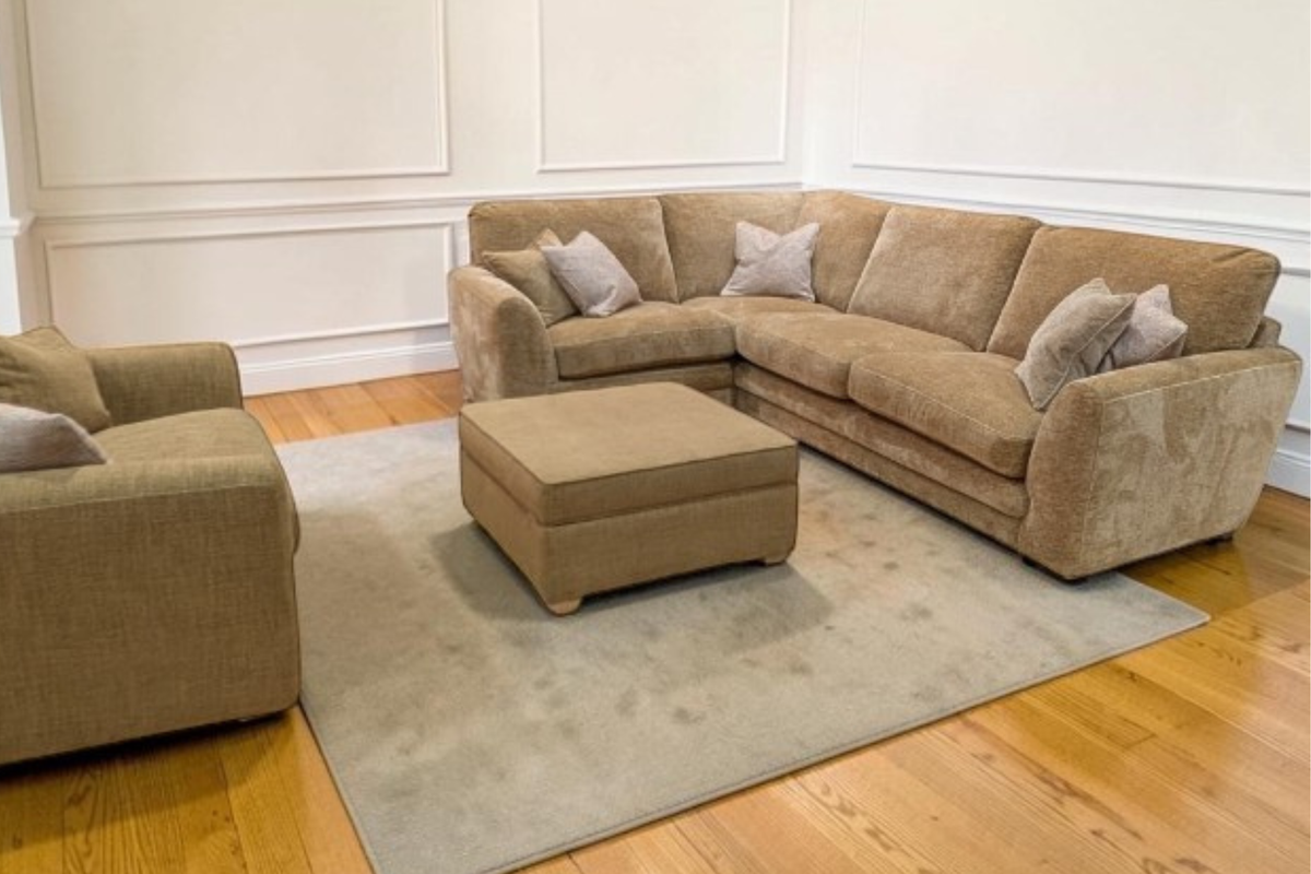 Fleur - LHF Corner Suite
